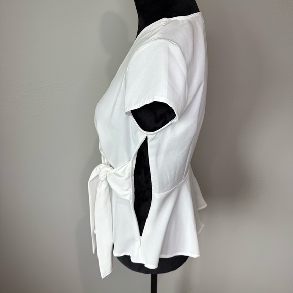 Forever 21 Contemporary White Wrap Tie Blouse – Size Small - Picture 5 of 6